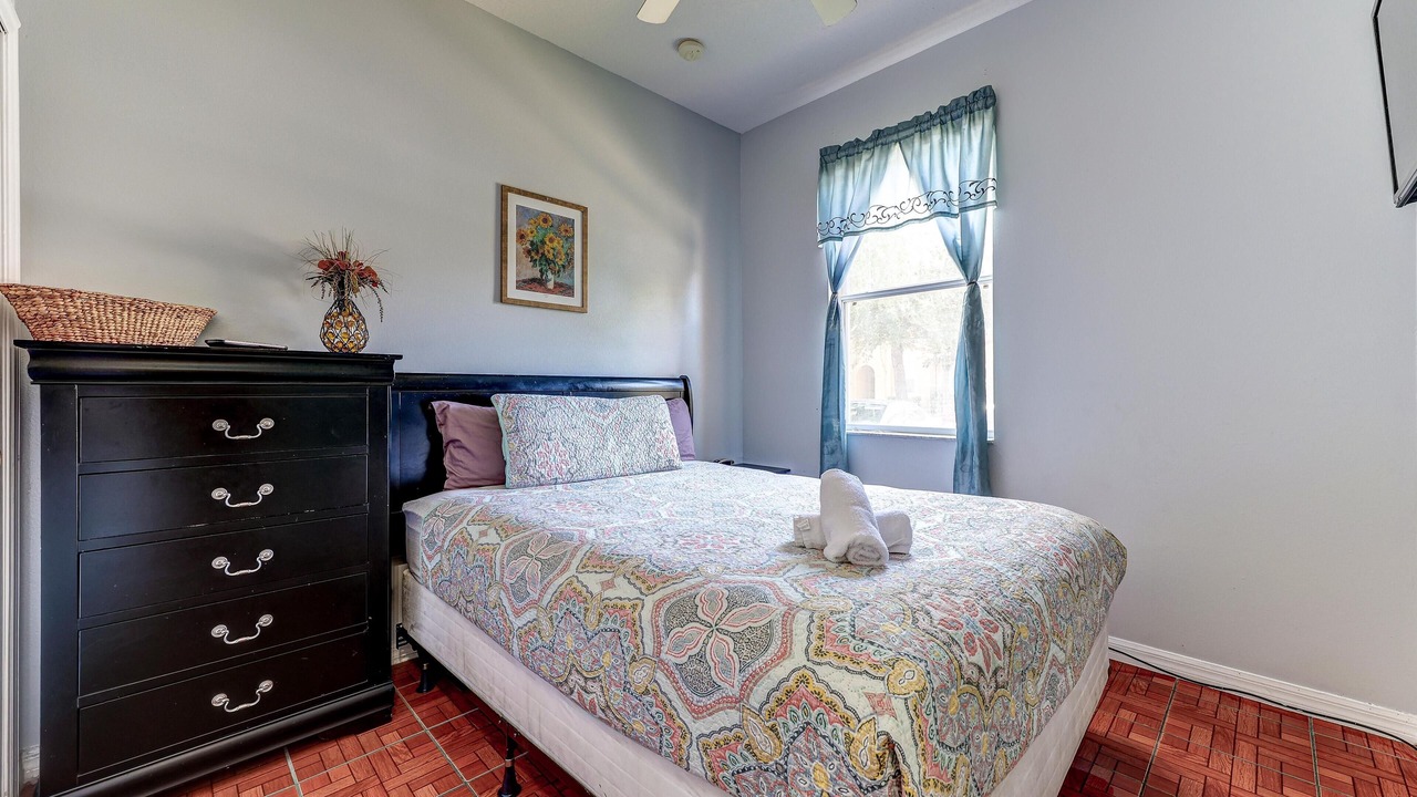 Photo of Bedroom in Crestwynd Bay