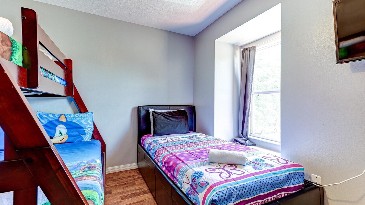 Photo of Bedroom in Crestwynd Bay
