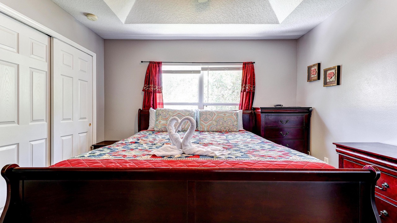 Photo of Bedroom in Crestwynd Bay