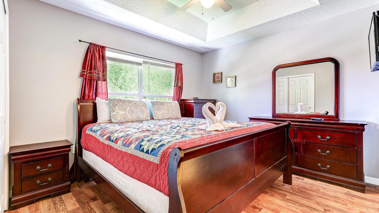 Photo of Bedroom in Crestwynd Bay