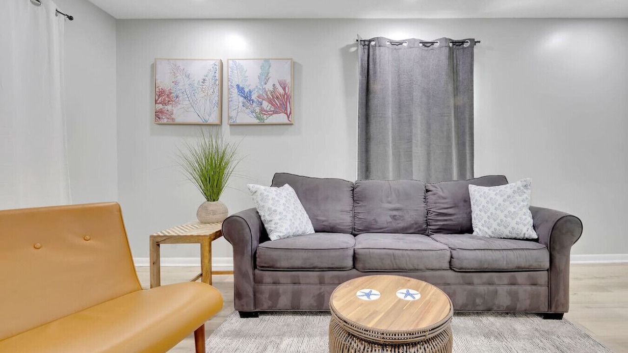 Photo of Livingroom in Jacksonville