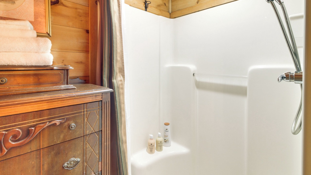 Photo of Bathroom in Lawndale
