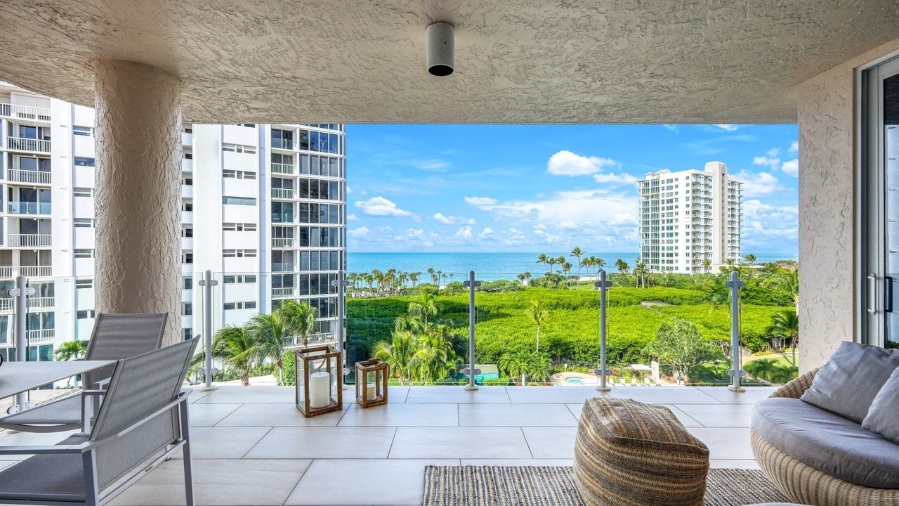 Photo of Livingroom in Park Shore