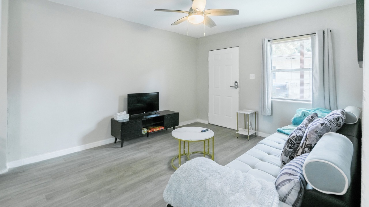 Photo of Livingroom in Riverview