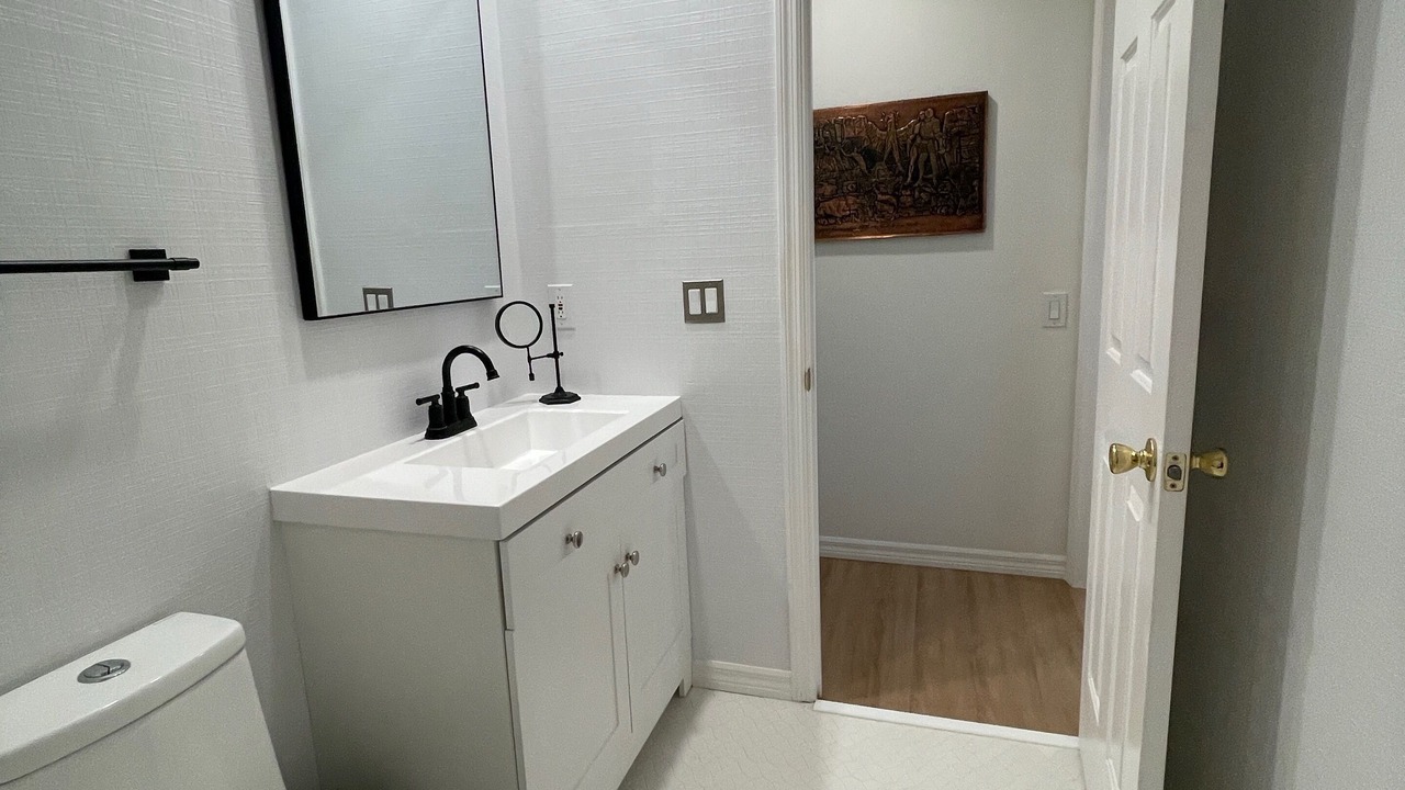 Photo of Bathroom in Gandy