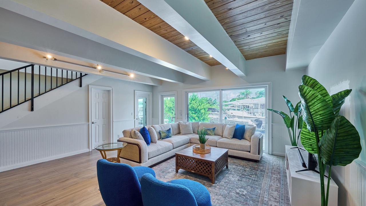 Photo of Livingroom in Hypoluxo