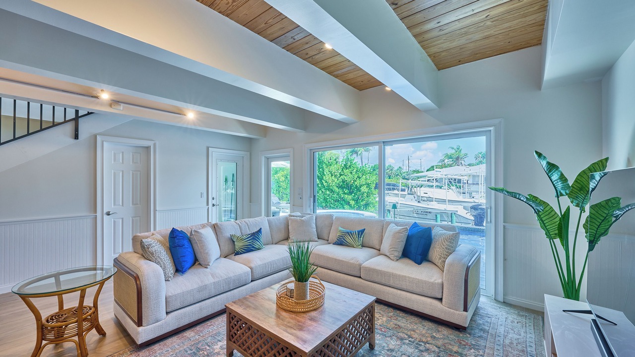 Photo of Livingroom in Hypoluxo