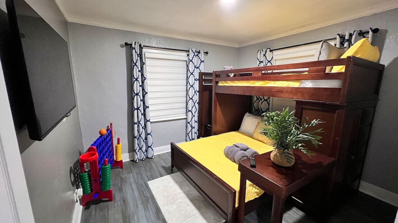Photo of Bedroom in Miami Gardens