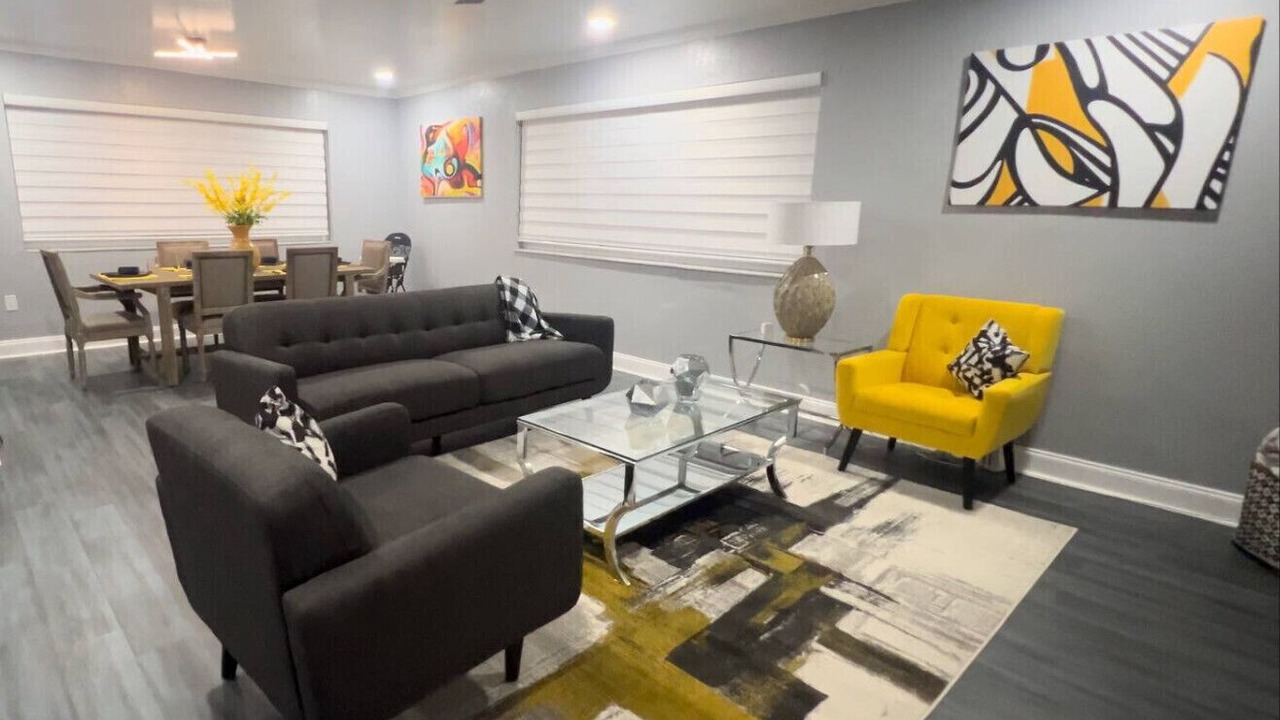 Photo of Livingroom in Miami Gardens