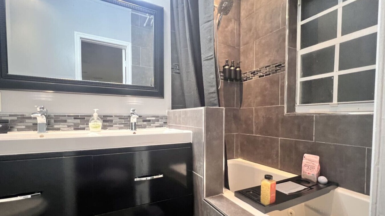 Photo of Bathroom in Miami Gardens