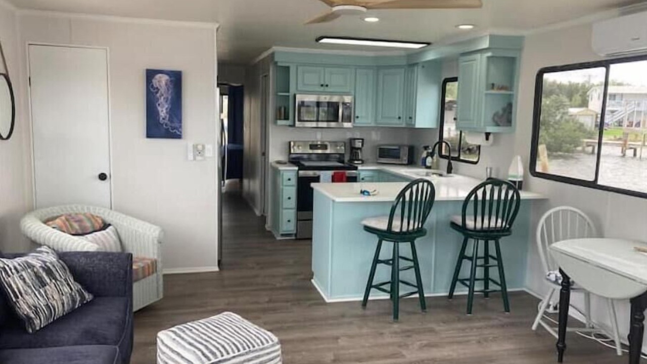 Photo of Livingroom in Oak Hill