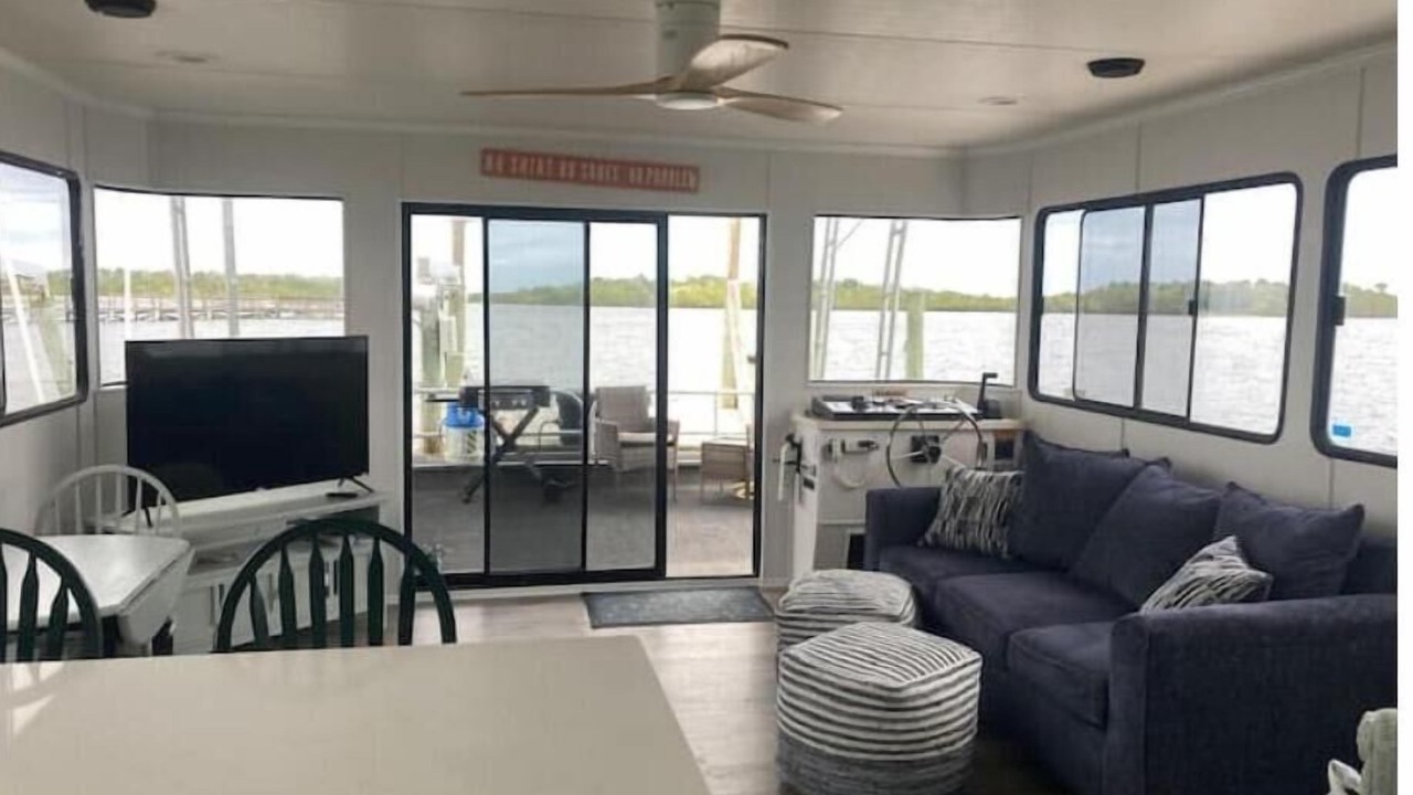 Photo of Livingroom in Oak Hill