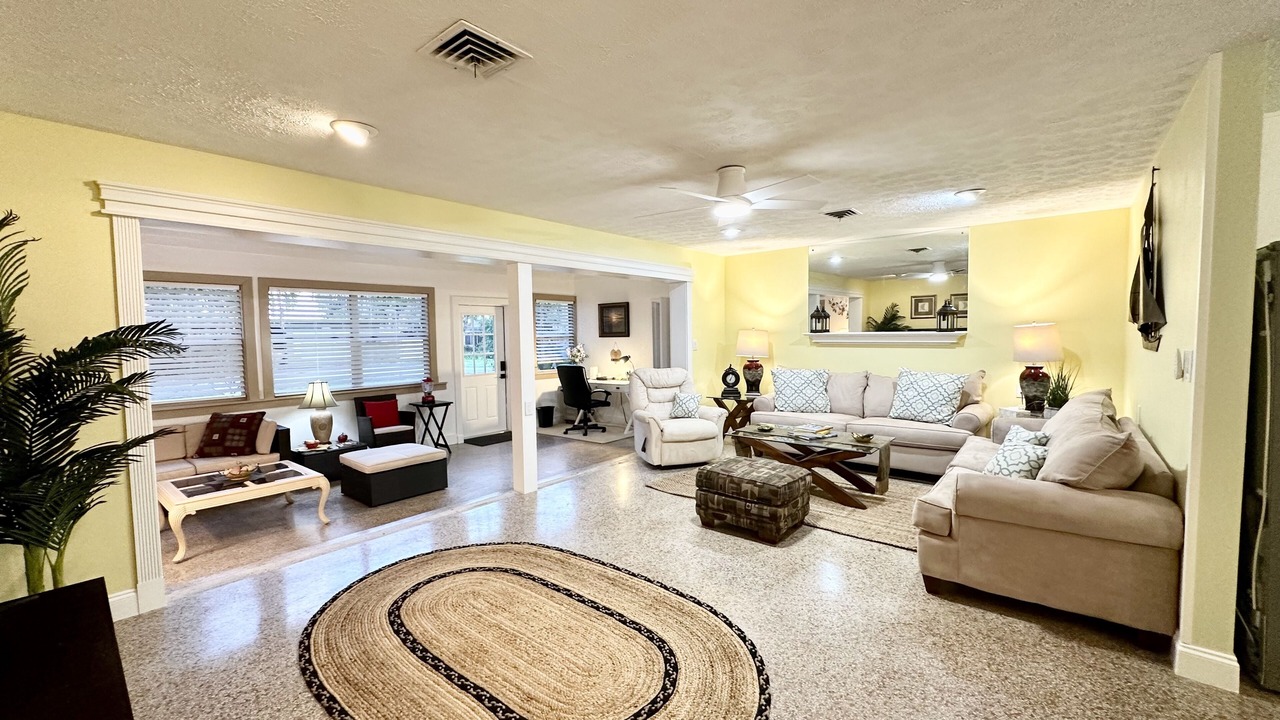 Photo of Livingroom in Leesburg