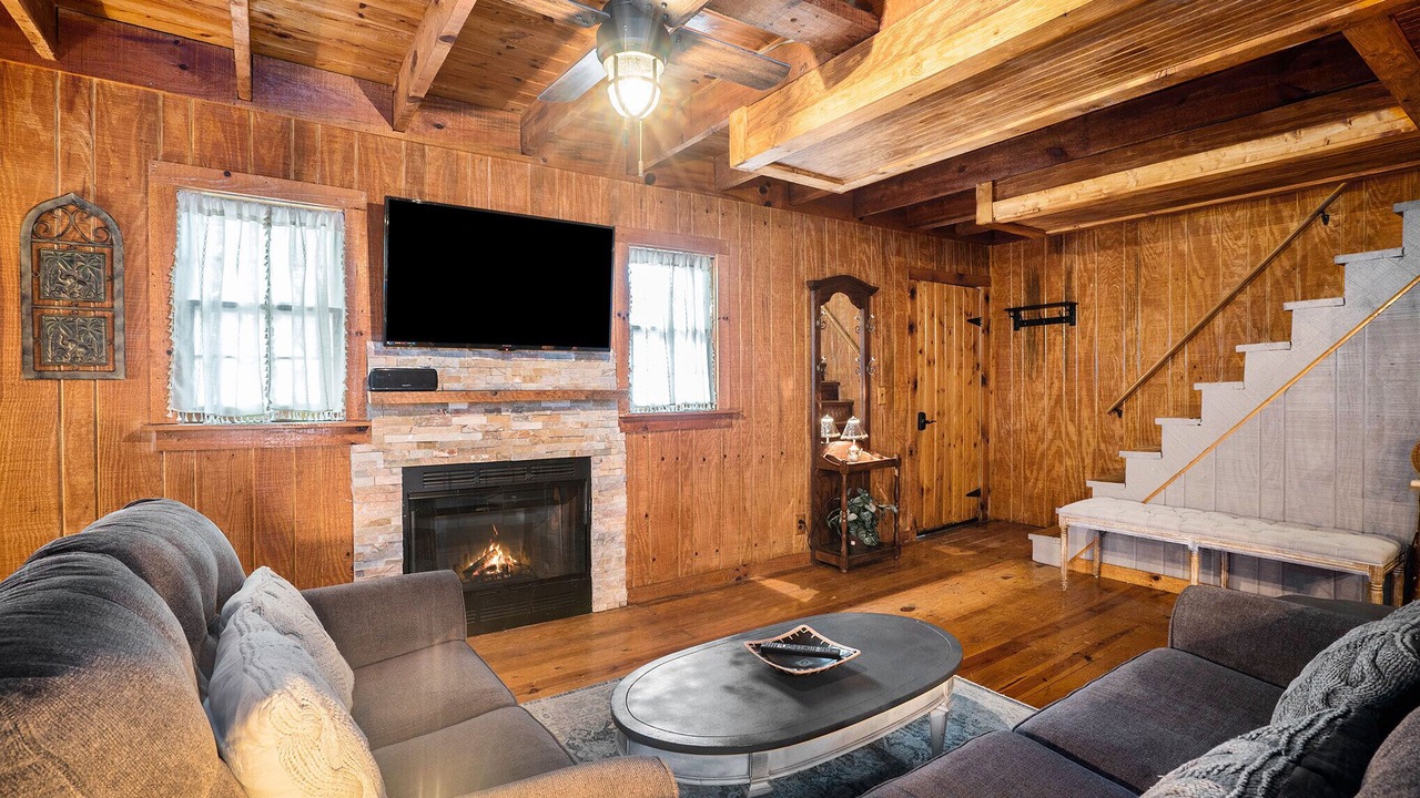 Photo of Livingroom in Ellijay