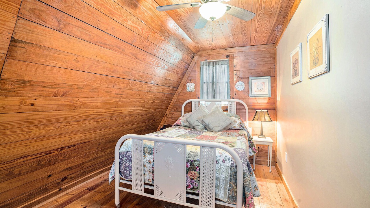Photo of Bedroom in Ellijay