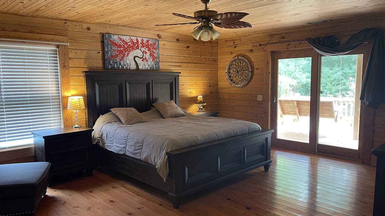 Photo of Bedroom in Townville