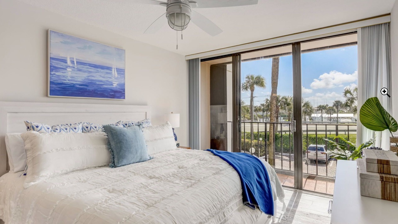 Photo of Bedroom in Tequesta
