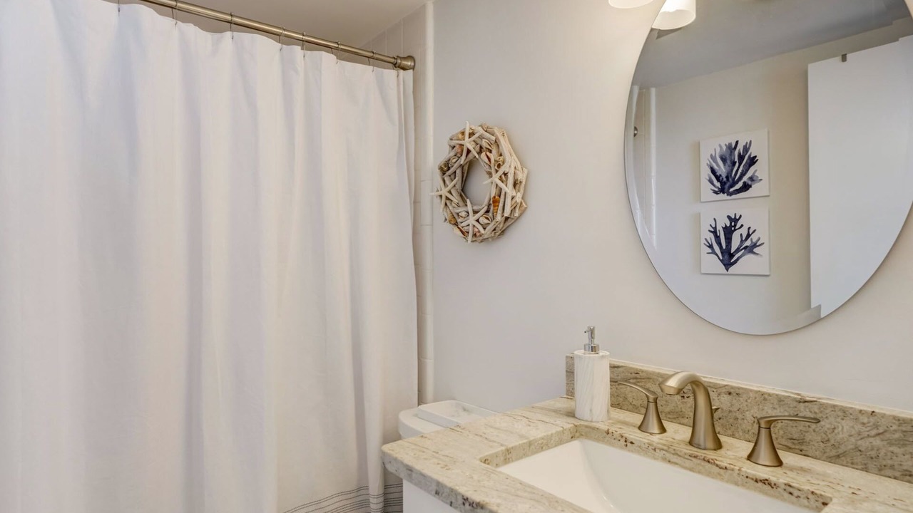Photo of Bathroom in Tequesta