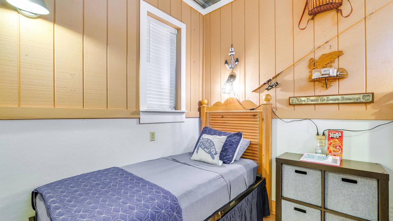 Photo of Bedroom in Inglis