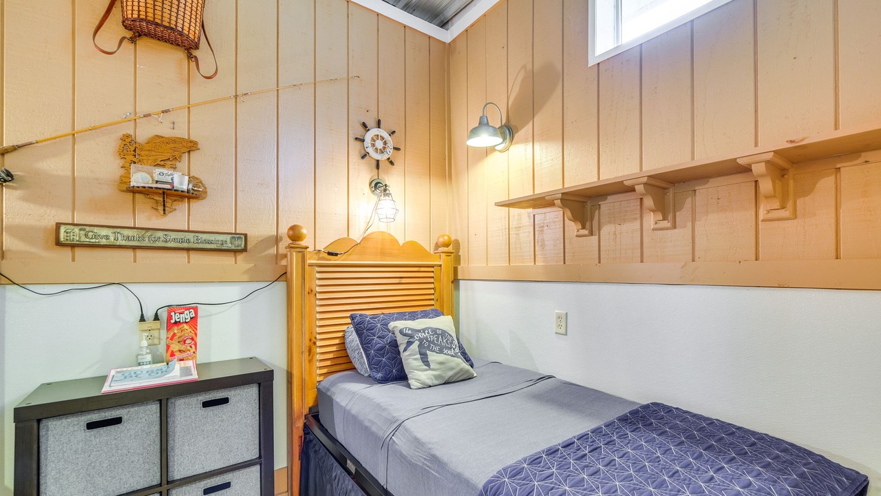 Photo of Bedroom in Inglis
