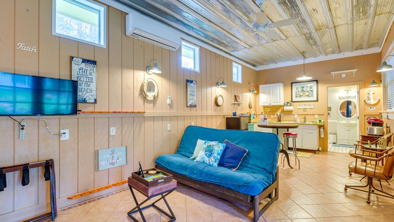 Photo of Livingroom in Inglis