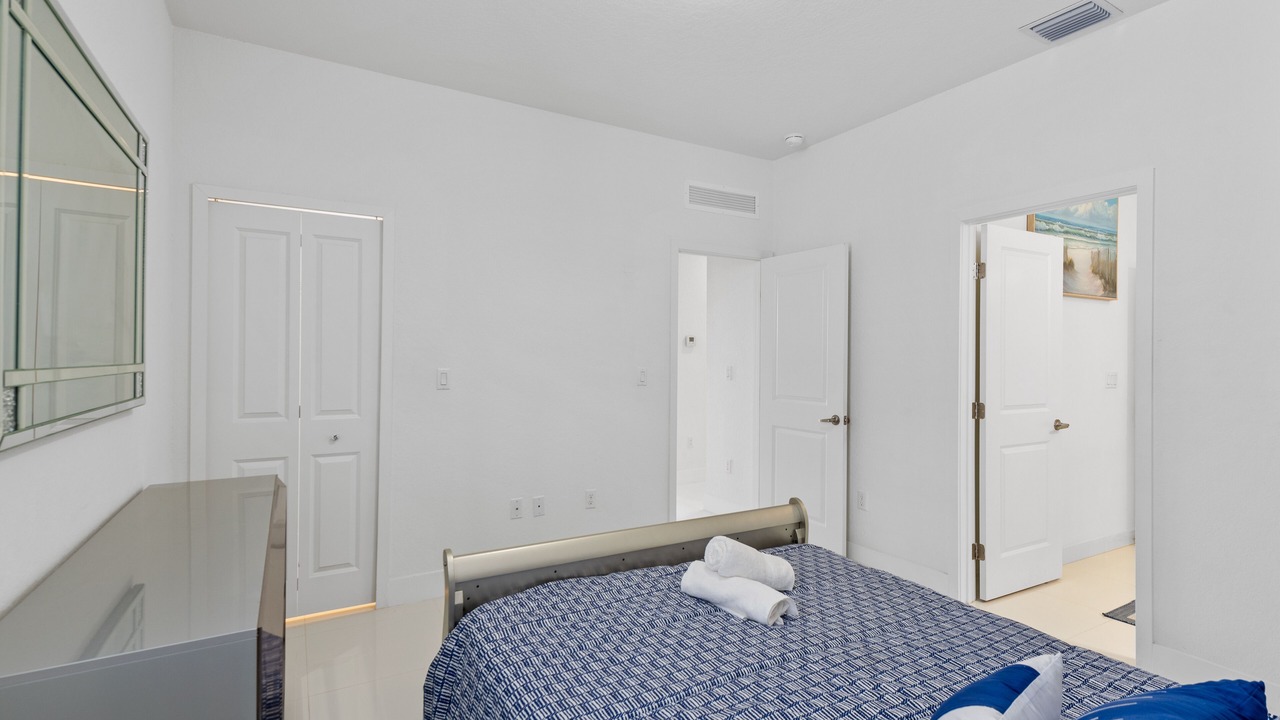 Photo of Bedroom in Ludlam