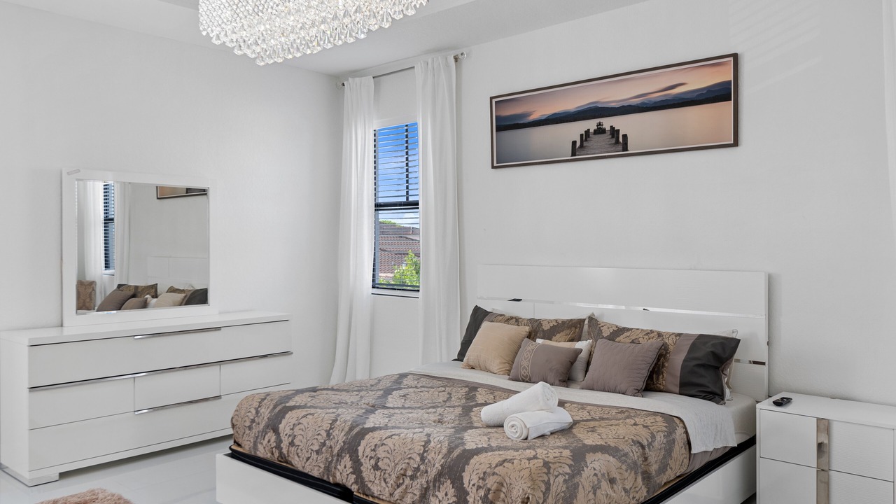 Photo of Bedroom in Ludlam