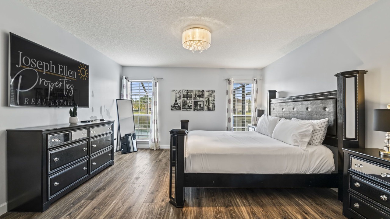 Photo of Bedroom in Sandalwood