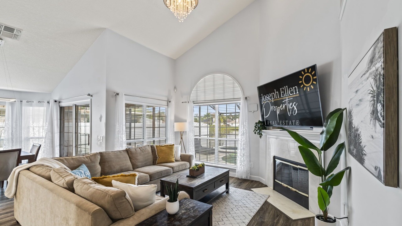Photo of Livingroom in Sandalwood