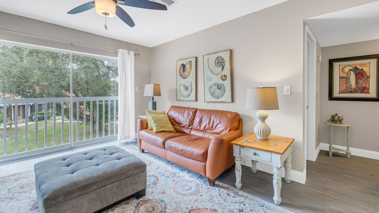 Photo of Livingroom in Bayview