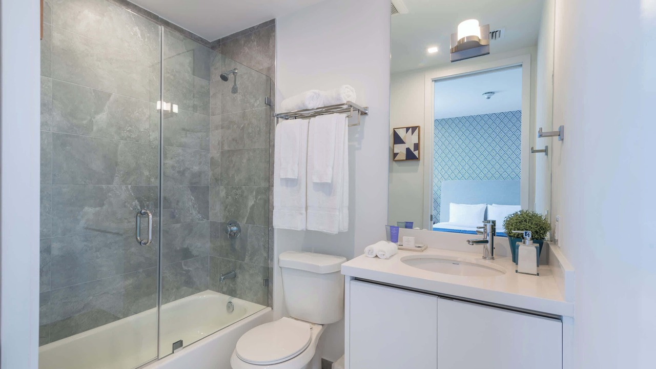 Photo of Bathroom in Flamingo/Lummus