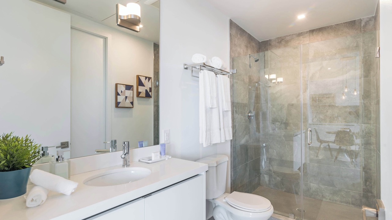 Photo of Bathroom in Flamingo/Lummus