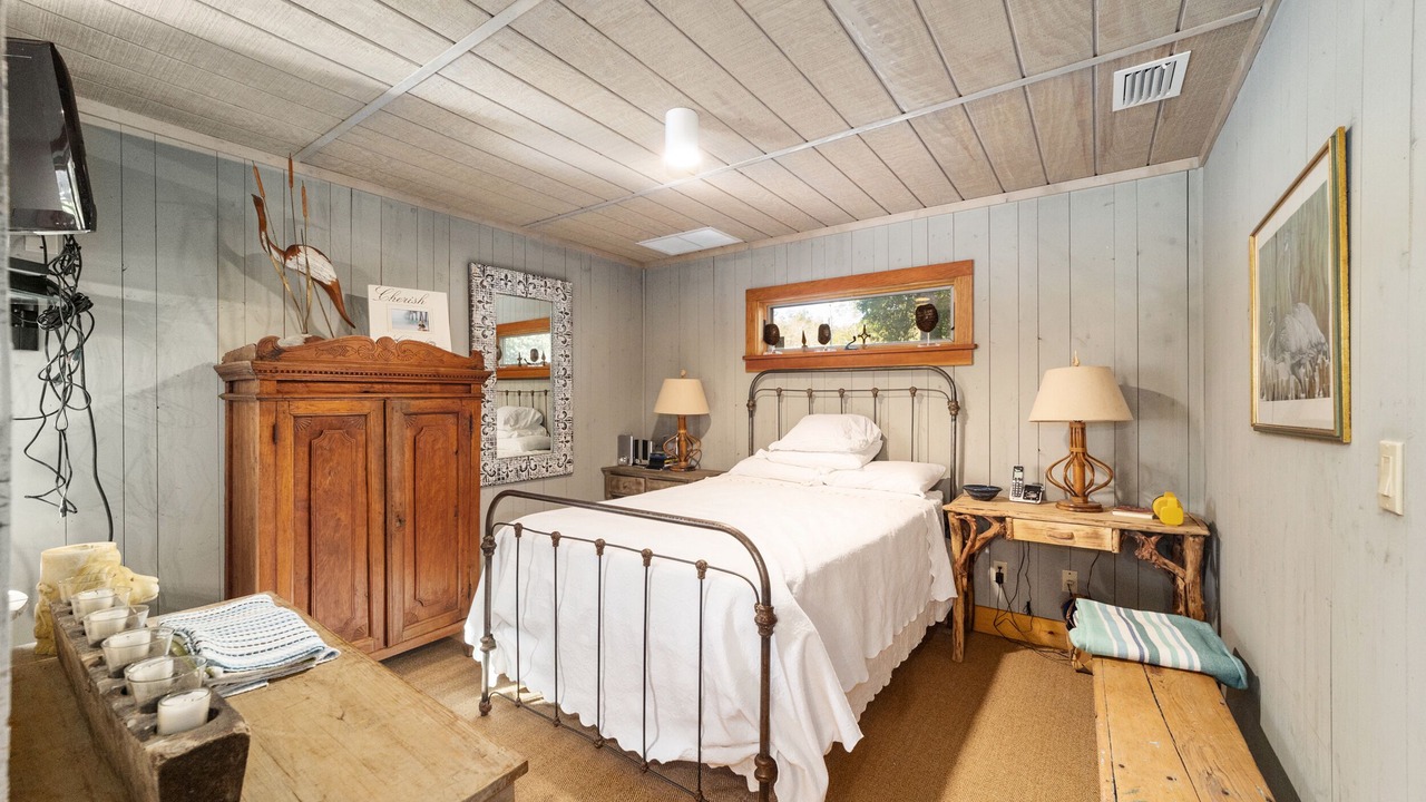 Photo of Bedroom in Dunnellon