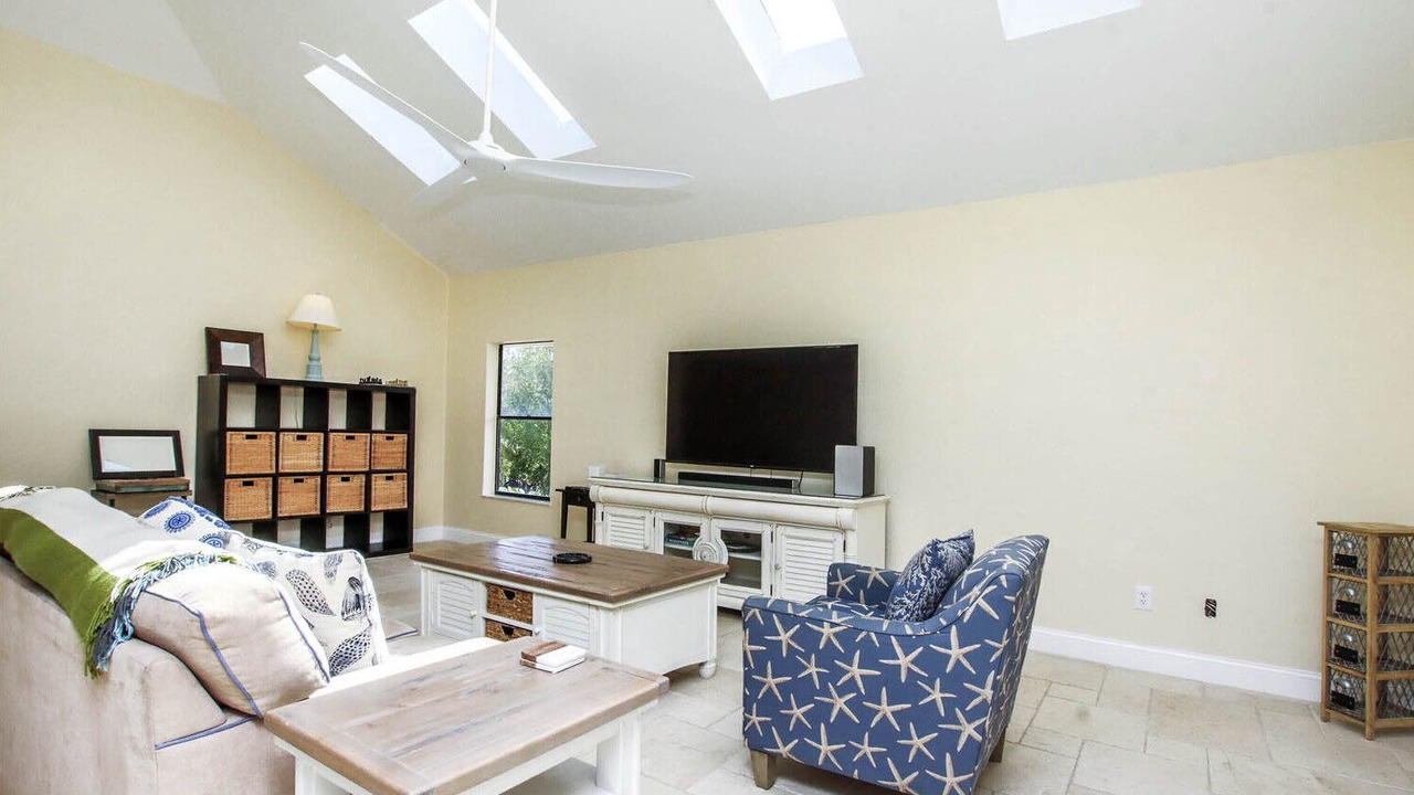 Photo of Livingroom in Captiva