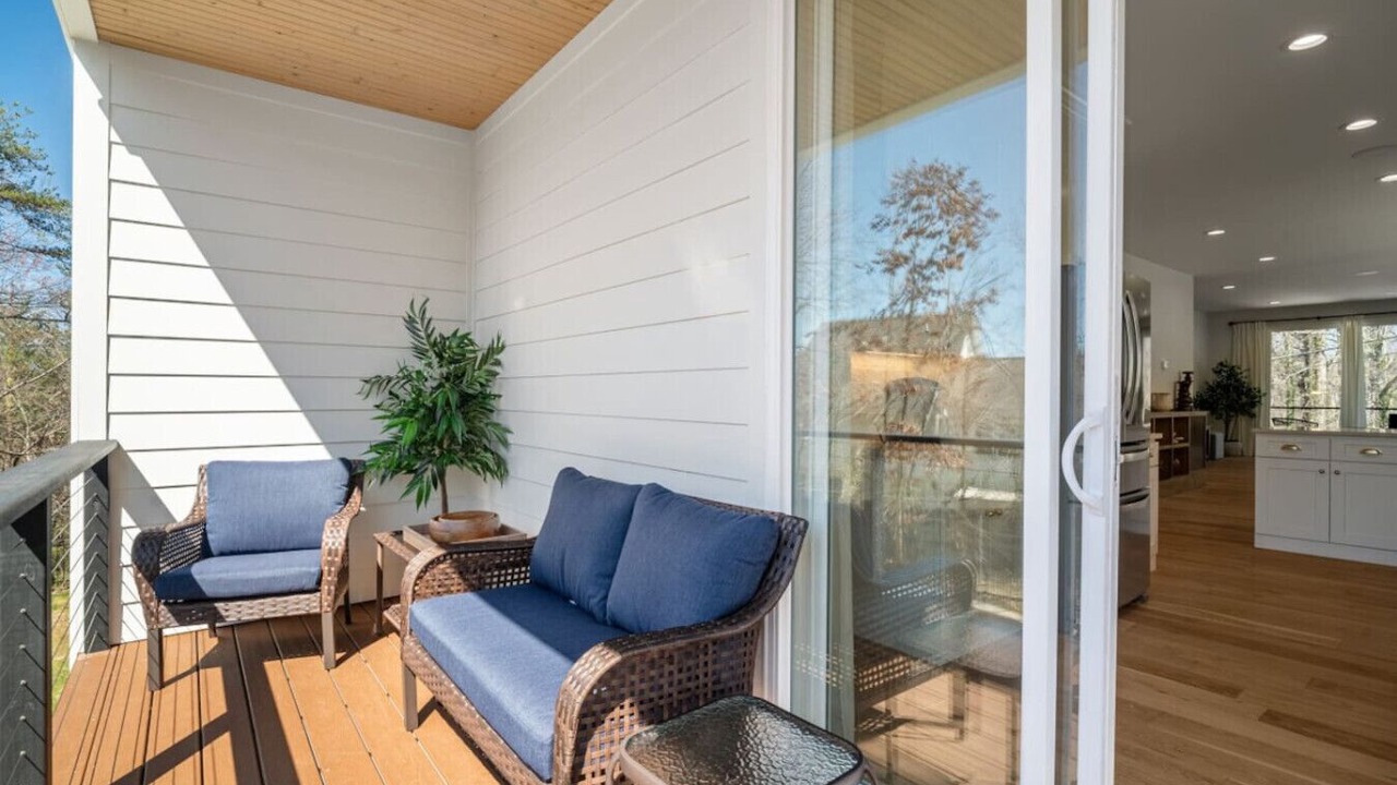 Photo of Patio Balcony in Ashley Oaks