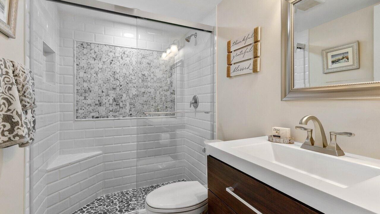 Photo of Bathroom in Jupiter Bay