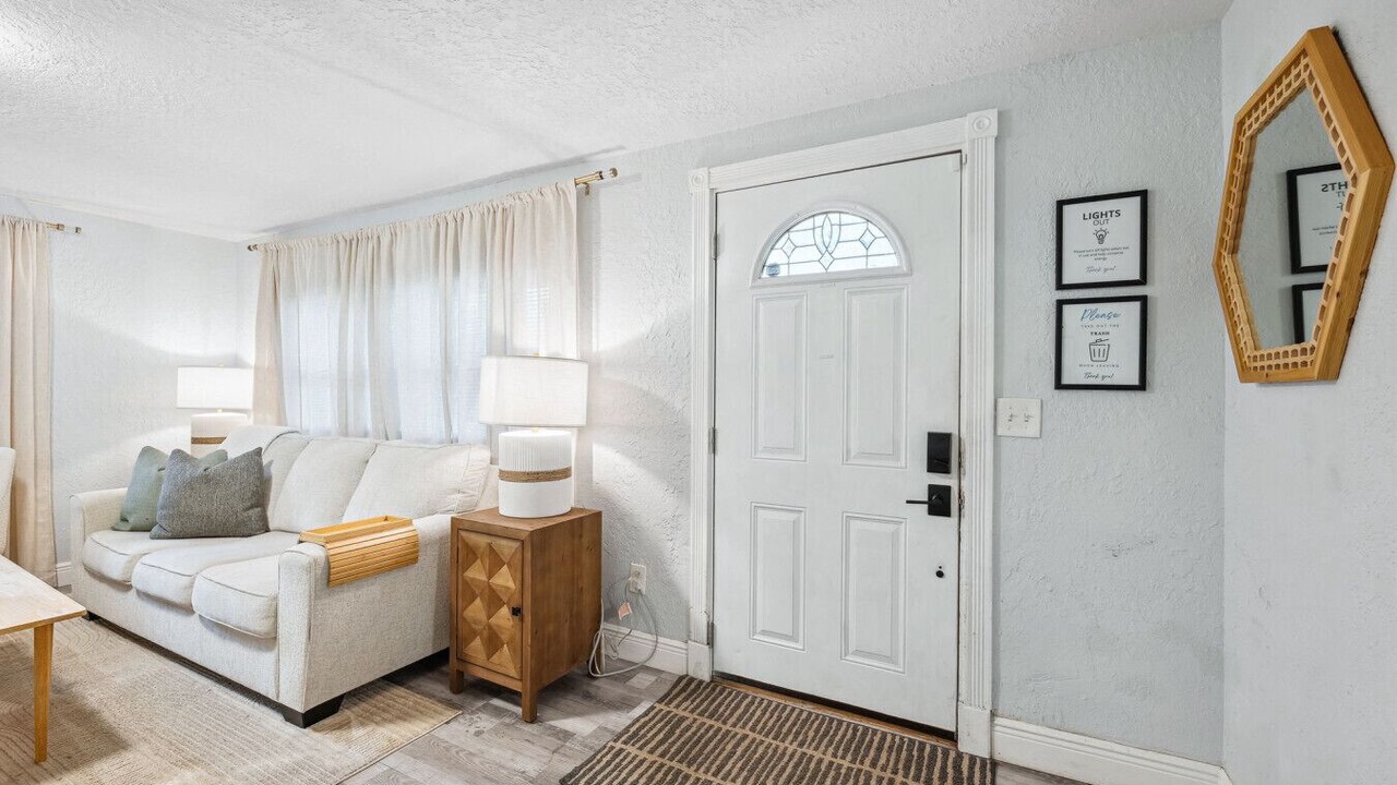 Photo of Livingroom in Zephyrhills
