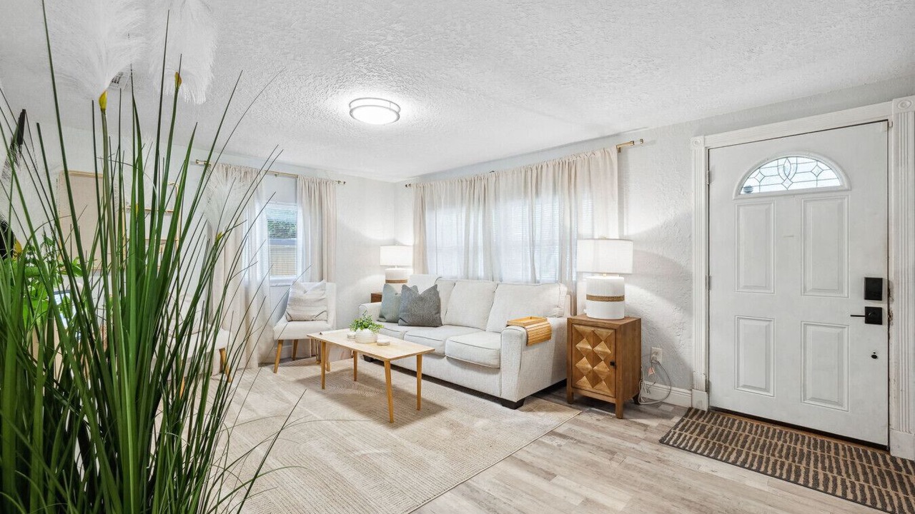 Photo of Livingroom in Zephyrhills