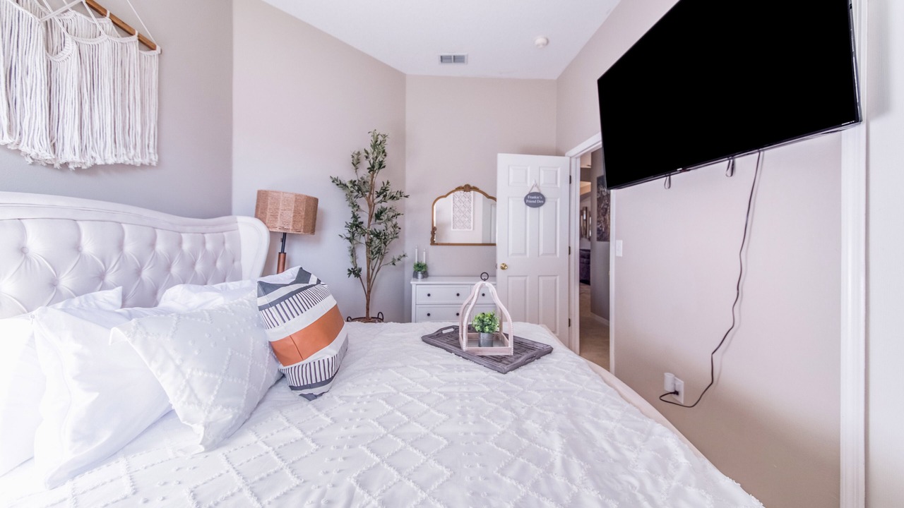 Photo of Bedroom in Ridgewood Lakes