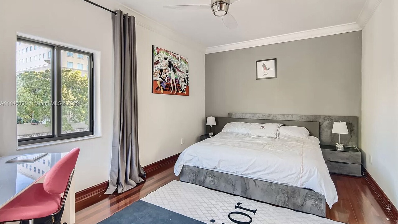 Photo of Bedroom in Eastern Shores