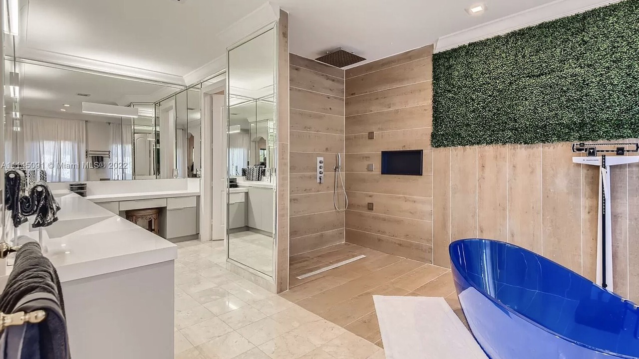 Photo of Bathroom in Eastern Shores