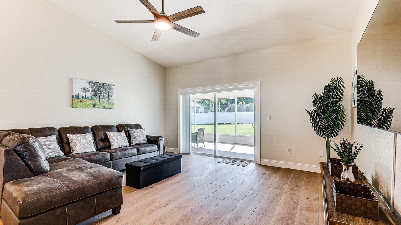 Photo of Bedroom in Valrico