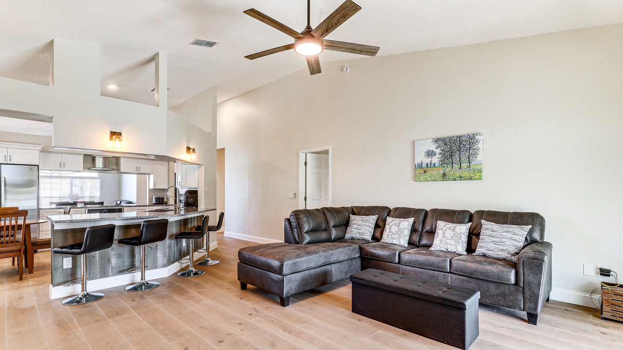 Photo of Livingroom in Valrico