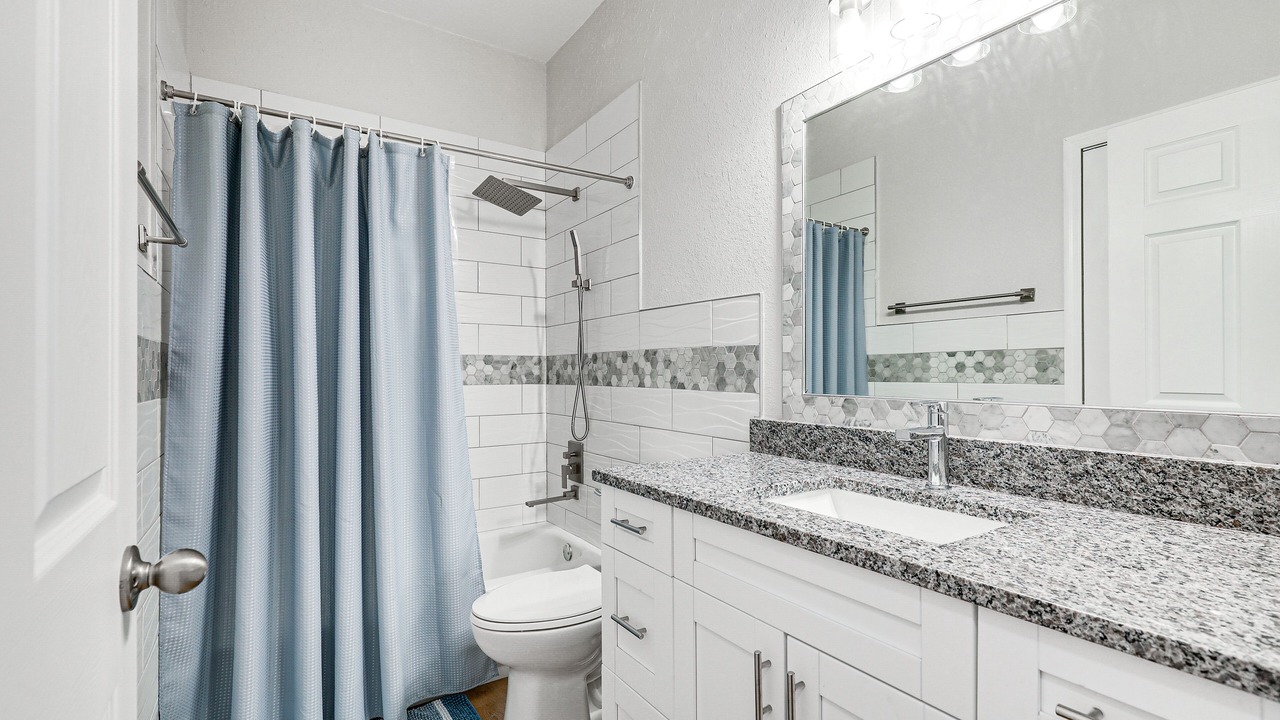 Photo of Bathroom in Valrico