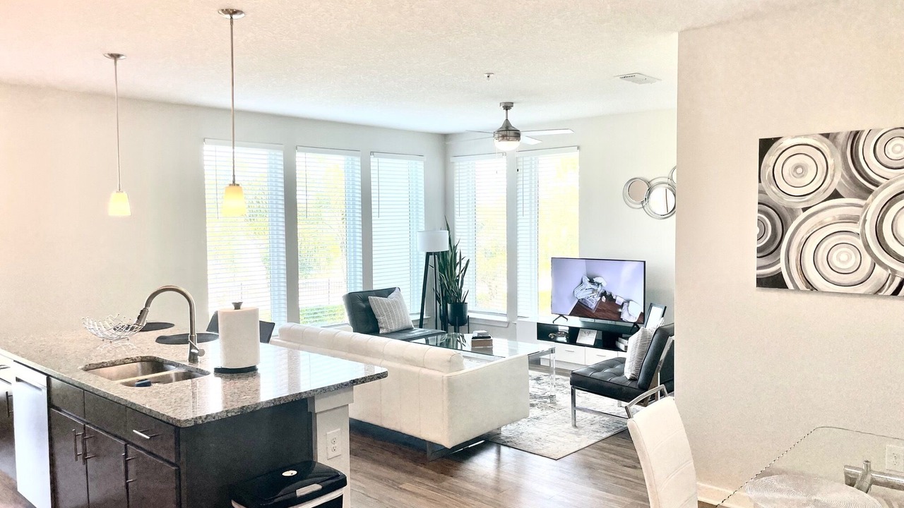 Photo of Livingroom in Baymeadows