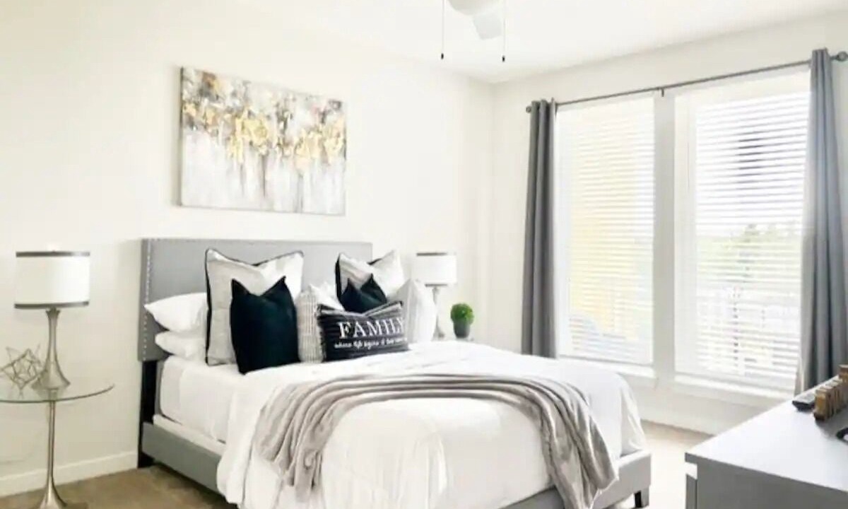 Photo of Bedroom in Baymeadows