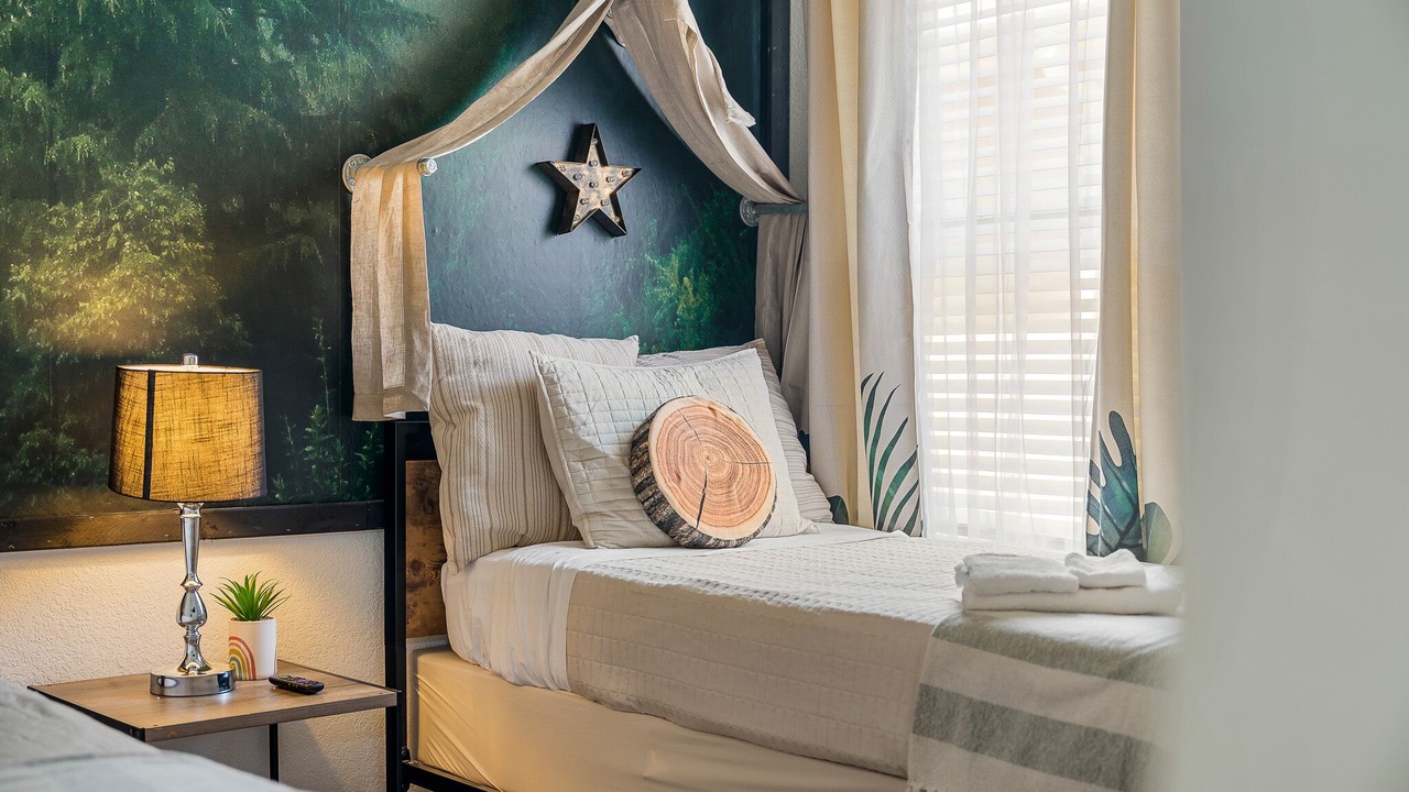 Photo of Bedroom in Davenport