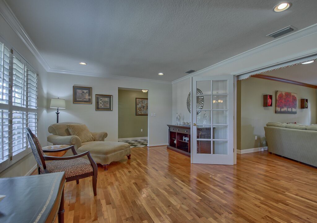 Photo of Livingroom in Historic District