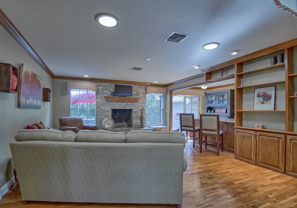 Photo of Livingroom in Historic District
