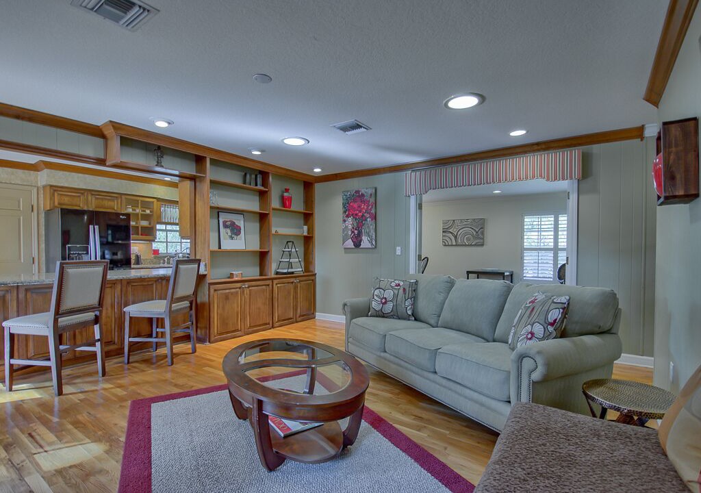 Photo of Livingroom in Historic District